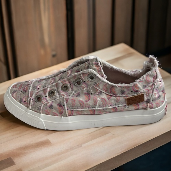 Blowfish Play-T Big Girl's Size 4/Women's Size 6.Rainbow Pattern slip on sneaker - Picture 5 of 6